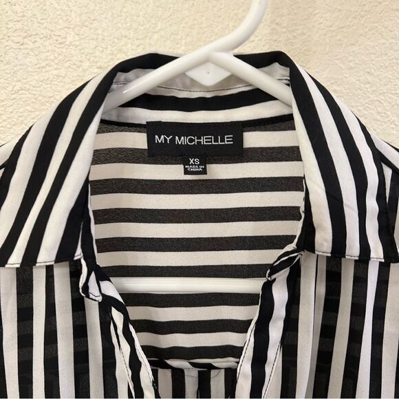 My Michelle Long Sleeve Blouse Size XS - Picture 4 of 5